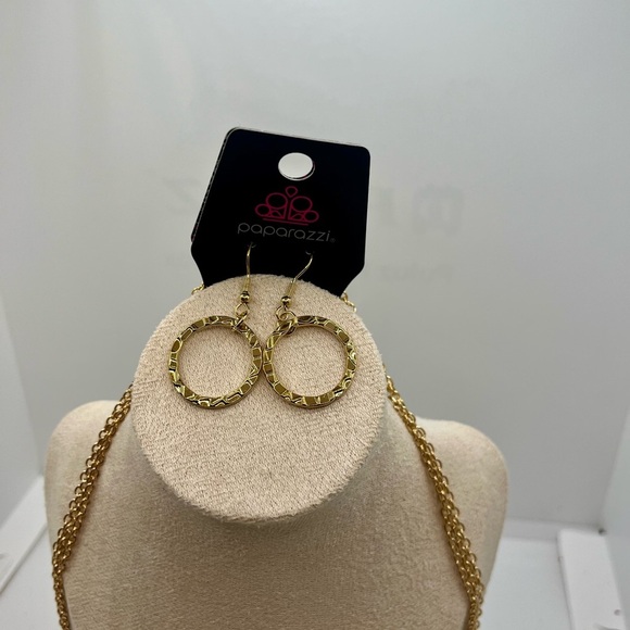 4 for $8 paparazzi jewelry new - Picture 4 of 8